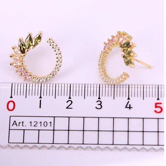 Gold and diamond stud earrings - Picture 2 of 2